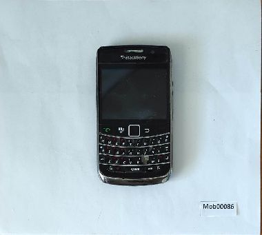 Сотовый телефон BlackBerry 9700 без АКБ, задней крышки,экран не разбит 
